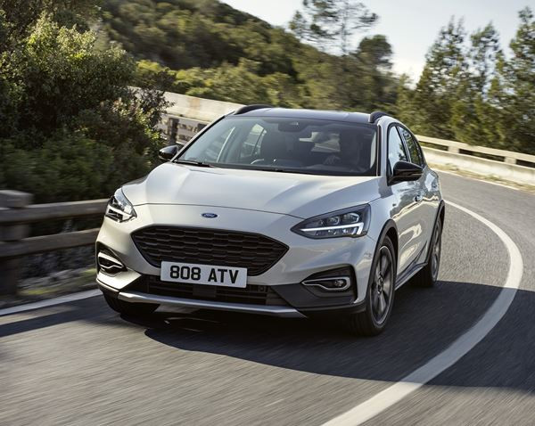 La Ford Focus se décline en version crossover surélevée de 30 mm