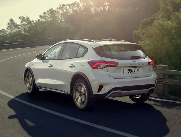 La Ford Focus se décline en version crossover surélevée de 30 mm