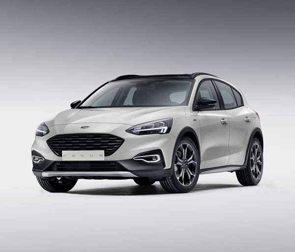 La Ford Focus se décline en version crossover surélevée de 30 mm