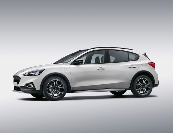 La Ford Focus se décline en version crossover surélevée de 30 mm