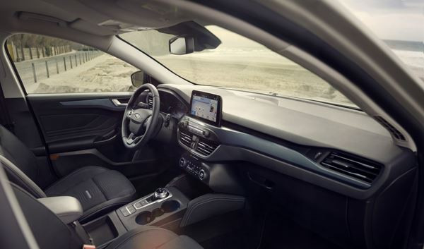 La Ford Focus se décline en version crossover surélevée de 30 mm
