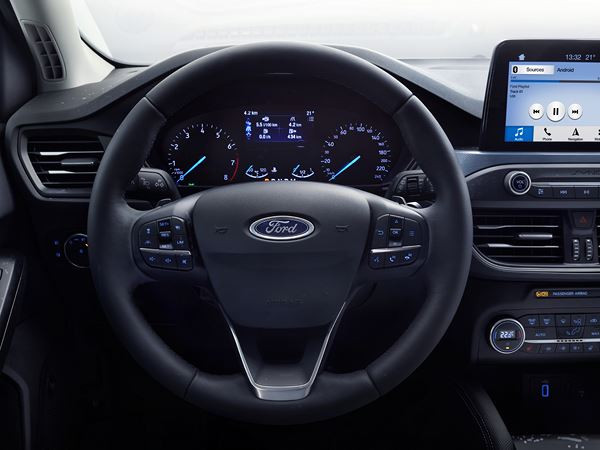La Ford Focus se décline en version crossover surélevée de 30 mm