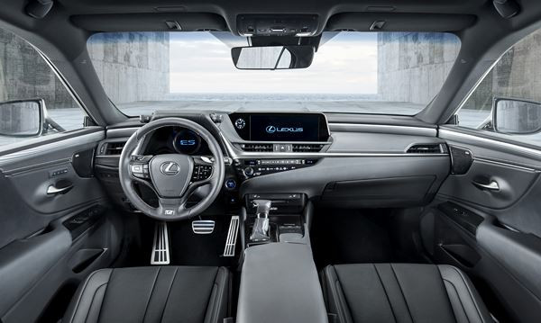 La Lexus ES revendique un design dynamique et des performances affutées