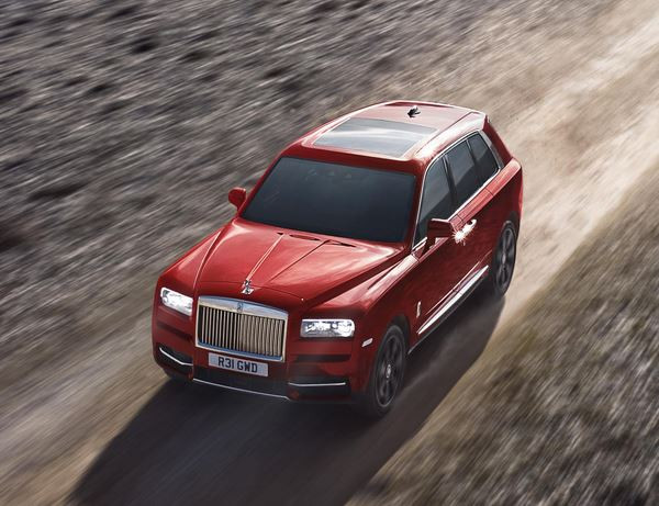 Le SUV de luxe Rolls-Royce Cullinan se dévoile