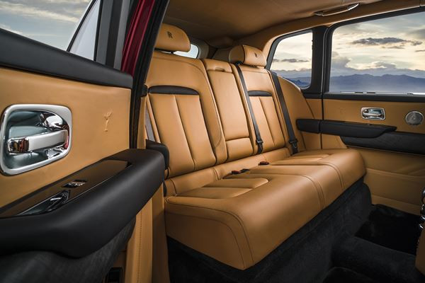 Le SUV de luxe Rolls-Royce Cullinan se dévoile