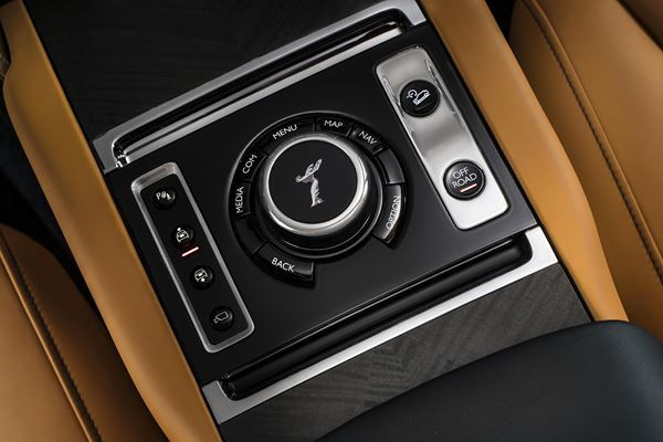 Le SUV de luxe Rolls-Royce Cullinan se dévoile