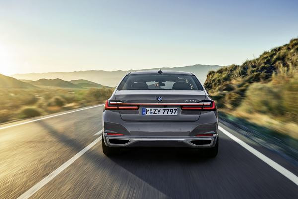 La berline de luxe BMW Série 7 affiche un caractère exclusif