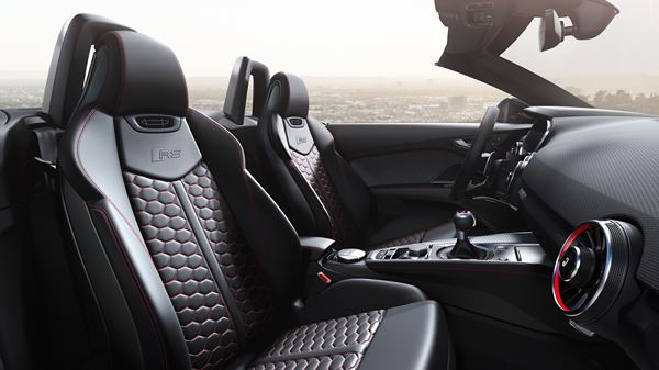 L'Audi TT RS Roadster arbore un look plus dynamique