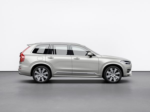 Le grand SUV Volvo XC90 restylé s'offre de subtiles retouches