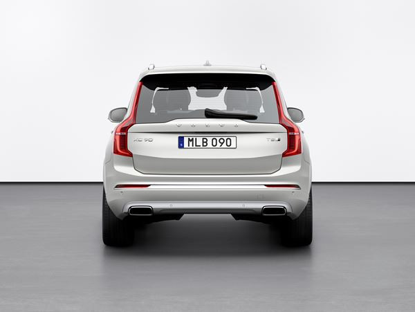 Le grand SUV Volvo XC90 restylé s'offre de subtiles retouches