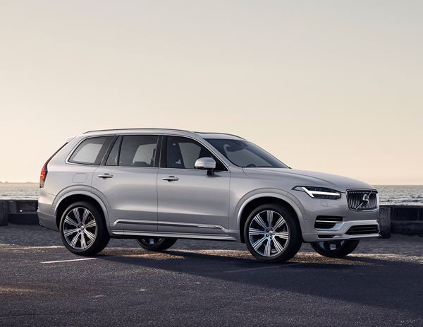 Le grand SUV Volvo XC90 restylé s'offre de subtiles retouches