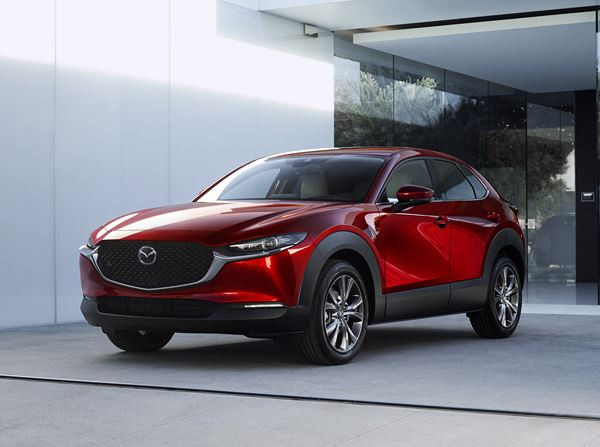 Le crossover compact Mazda CX-30 affiche les proportions généreuses d'un SUV