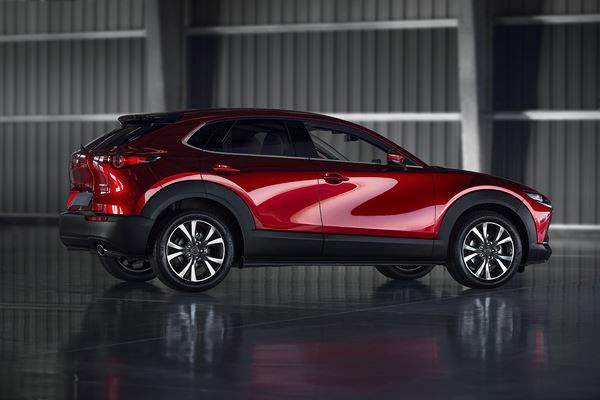 Le crossover compact Mazda CX-30 affiche les proportions généreuses d'un SUV