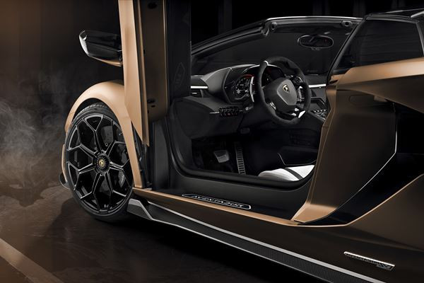La Lamborghini Aventador SVJ Roadster exécute le zéro à 100 km/h en 2,9 secondes