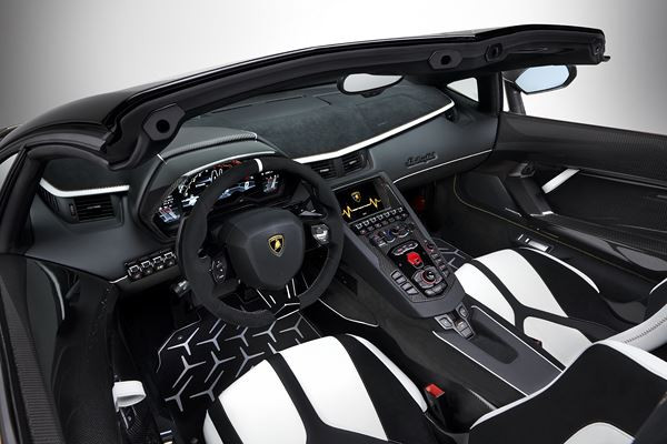 La Lamborghini Aventador SVJ Roadster exécute le zéro à 100 km/h en 2,9 secondes