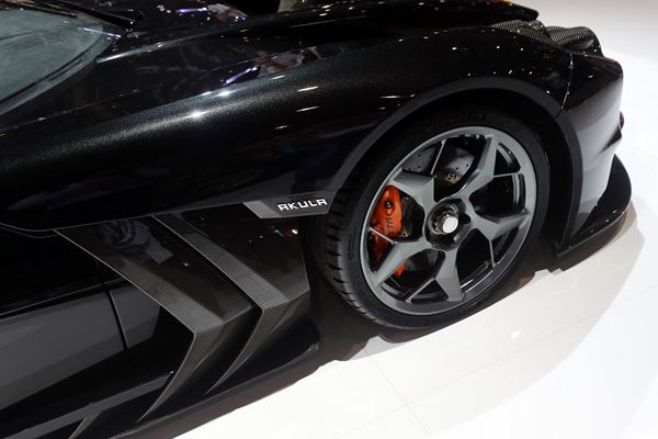 La supercar Ginetta Akula embarque un bloc V8 de 575 ch