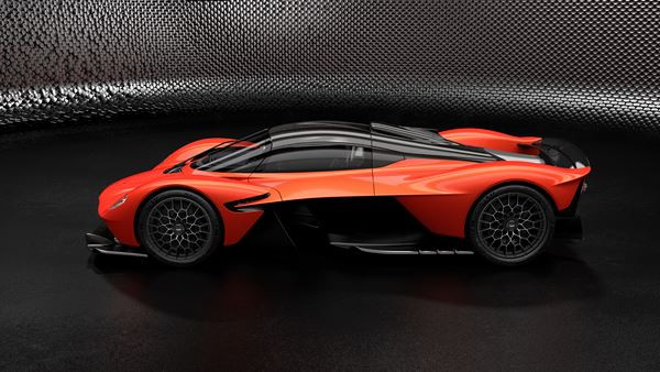 L'hypercar Aston Martin Valkyrie débite une puissance cumulée de 1 160 ch