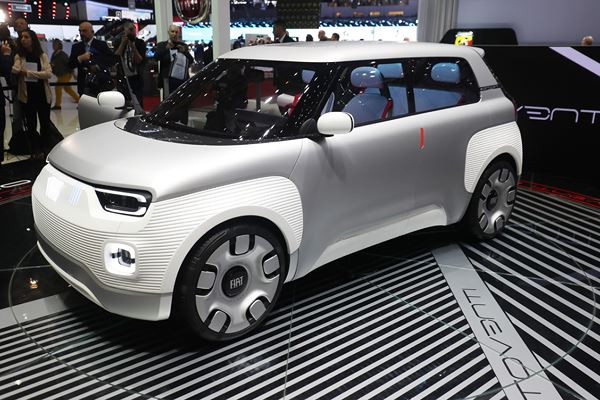 Dans les allées de la 89ème édition du salon de l'automobile de Genève