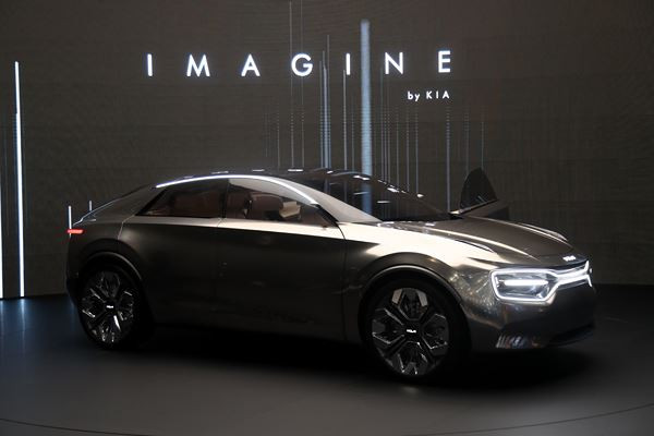 Dans les allées de la 89ème édition du salon de l'automobile de Genève