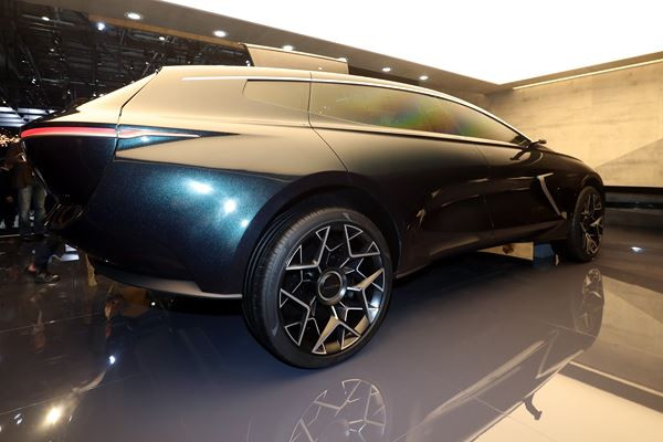 Dans les allées de la 89ème édition du salon de l'automobile de Genève