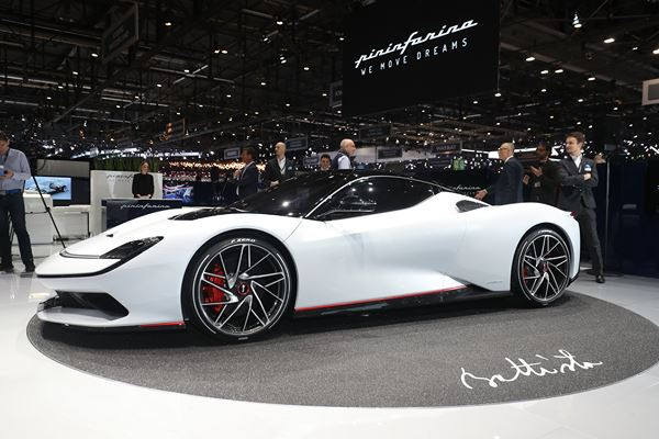 Dans les allées de la 89ème édition du salon de l'automobile de Genève