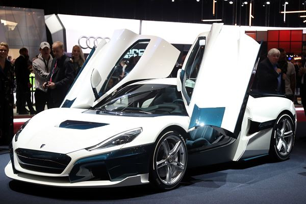 Dans les allées de la 89ème édition du salon de l'automobile de Genève