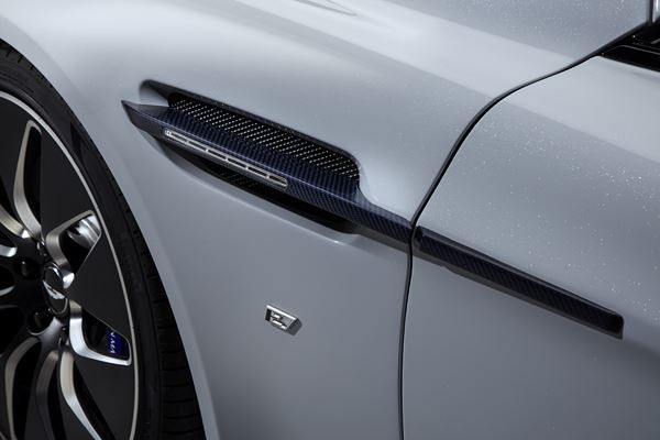 L'Aston Martin Rapide E embarque deux moteurs électriques débitant 610 ch