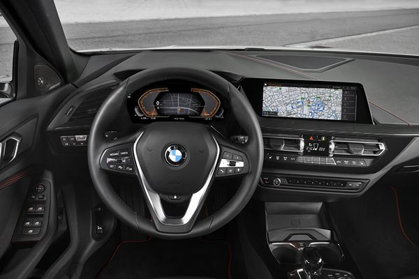 La BMW Série 1 de troisième génération passe de la propulsion à la traction