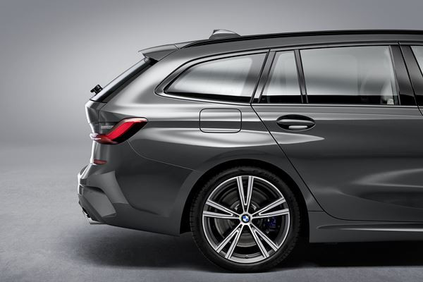 La BMW Série 3 Touring affiche une allure athlétique