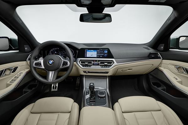 La BMW Série 3 Touring affiche une allure athlétique