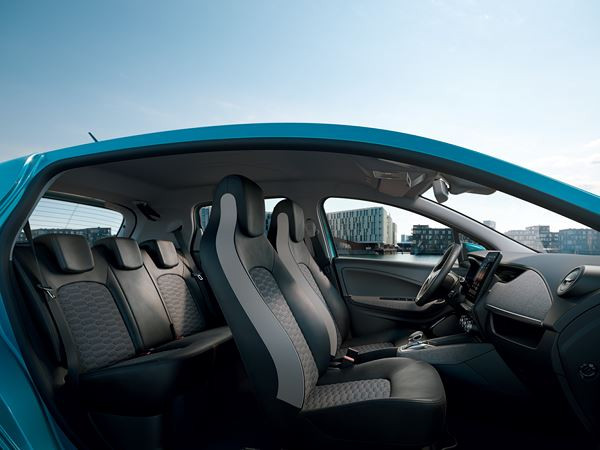 La troisième génération de la Renault Zoe adopte des lignes plus affirmées