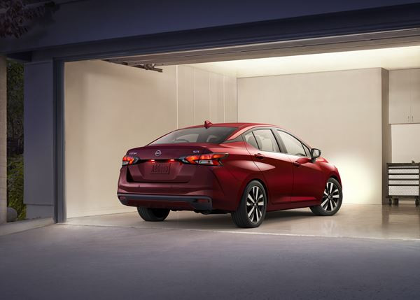 La berline tricorps Nissan Versa s’adapte aux goûts des clients américains