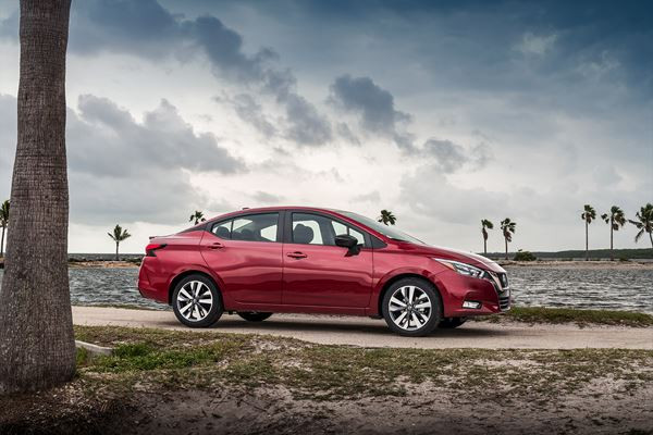 La berline tricorps Nissan Versa s’adapte aux goûts des clients américains