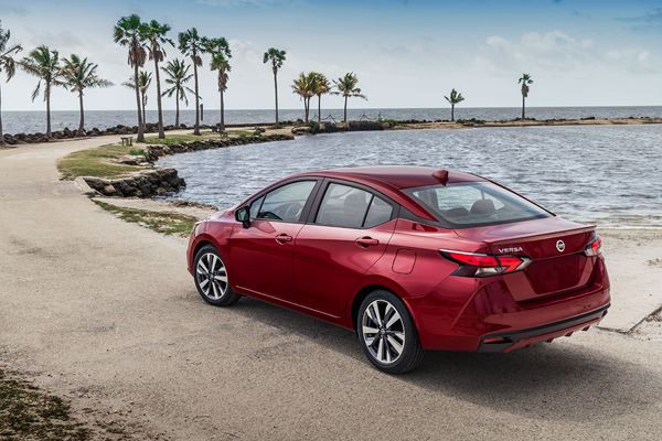 La berline tricorps Nissan Versa s’adapte aux goûts des clients américains