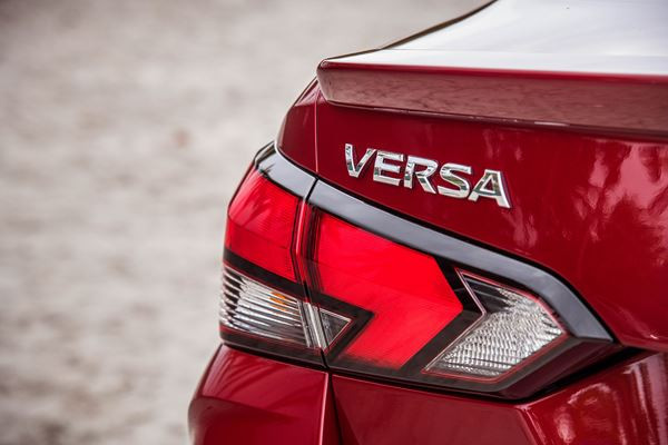 La berline tricorps Nissan Versa s’adapte aux goûts des clients américains