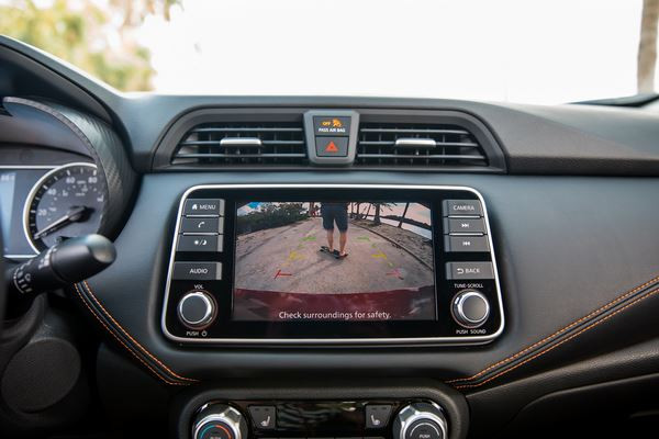 La berline tricorps Nissan Versa s’adapte aux goûts des clients américains