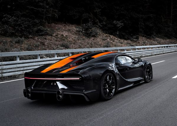 La Bugatti Chiron Super Sport 300 plus célèbre le record de vitesse de 300 miles