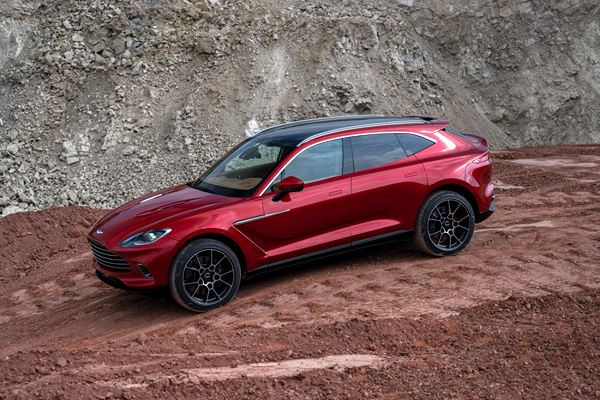 Le SUV Aston Martin DBX offre les performances dynamiques d'une voiture de sport
