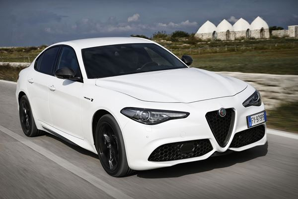 La berline sportive Alfa Romeo Giulia bénéficie d'un enrichissement technologique