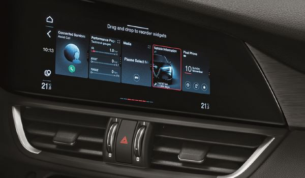 La berline sportive Alfa Romeo Giulia bénéficie d'un enrichissement technologique