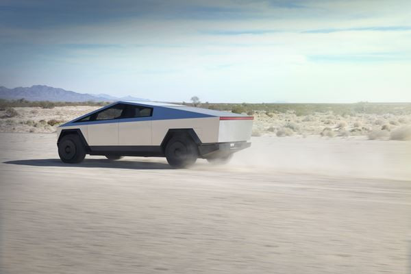 Tesla Cybertruck: un pick-up électrique au design lunaire