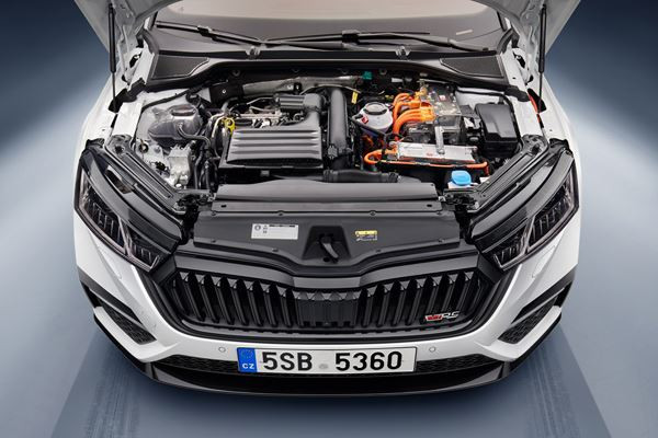 La Skoda Octavia RS iV plug-in hybride développe une puissance cumulée de 245 ch