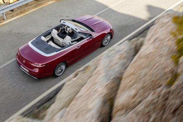 La Mercedes Classe E Cabriolet actualisée affiche un design plus acéré