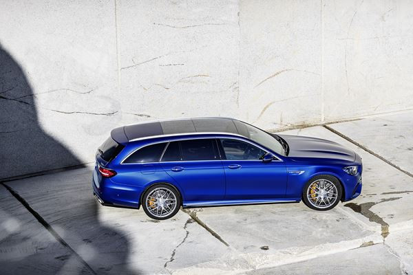 Le break Performance Mercedes-AMG E 63 4MATIC plus s'offre une mise à jour
