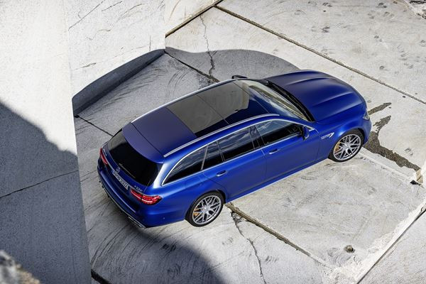 Le break Performance Mercedes-AMG E 63 4MATIC plus s'offre une mise à jour