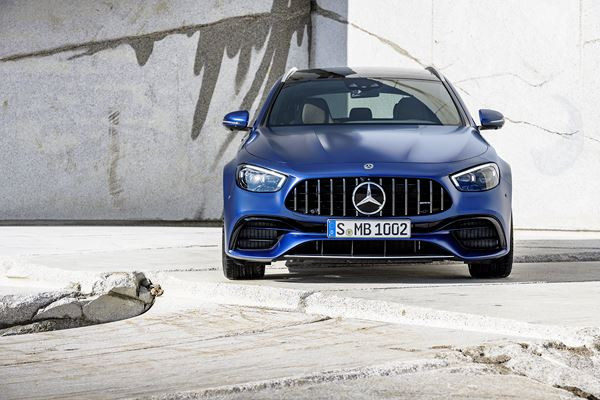 Le break Performance Mercedes-AMG E 63 4MATIC plus s'offre une mise à jour