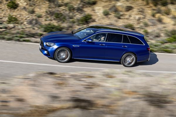 Le break Performance Mercedes-AMG E 63 4MATIC plus s'offre une mise à jour