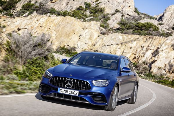 Le break Performance Mercedes-AMG E 63 4MATIC plus s'offre une mise à jour