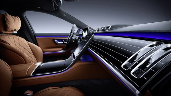 La Mercedes-Benz Classe S entend définir le segment du luxe automobile