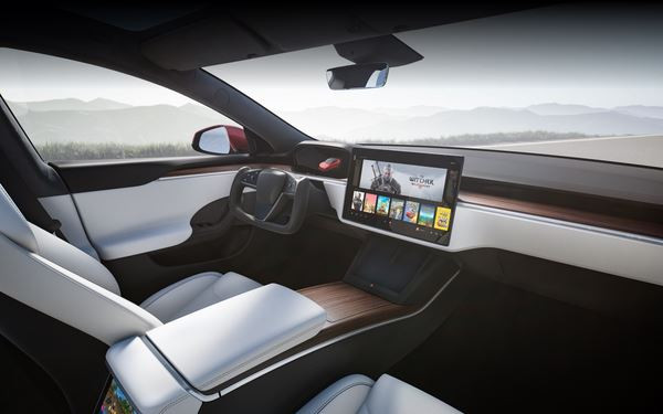La grande berline électrique Tesla Model S s'offre des évolutions